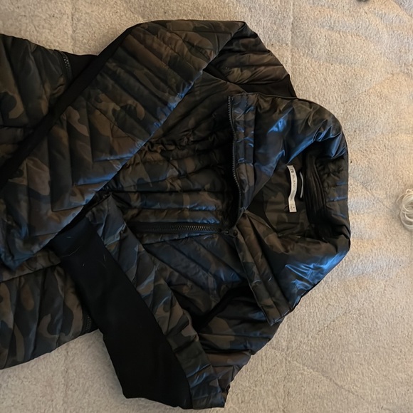 Women’s footed puffer jacket